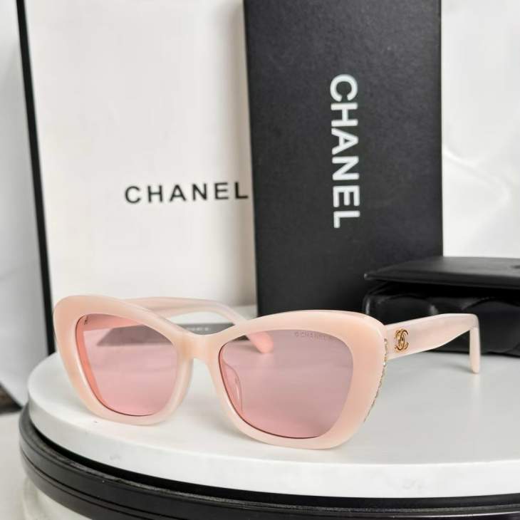 Picture of Chanel Sunglasses _SKUfw77293793fw